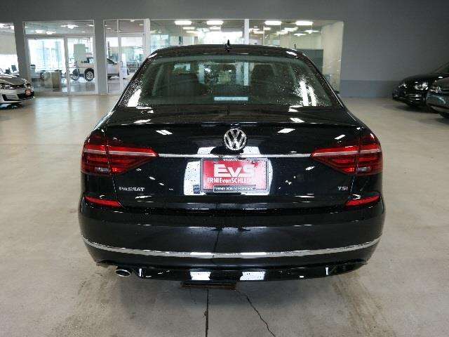 2017 Volkswagen Passat 1.8T R-Line 4dr Sedan